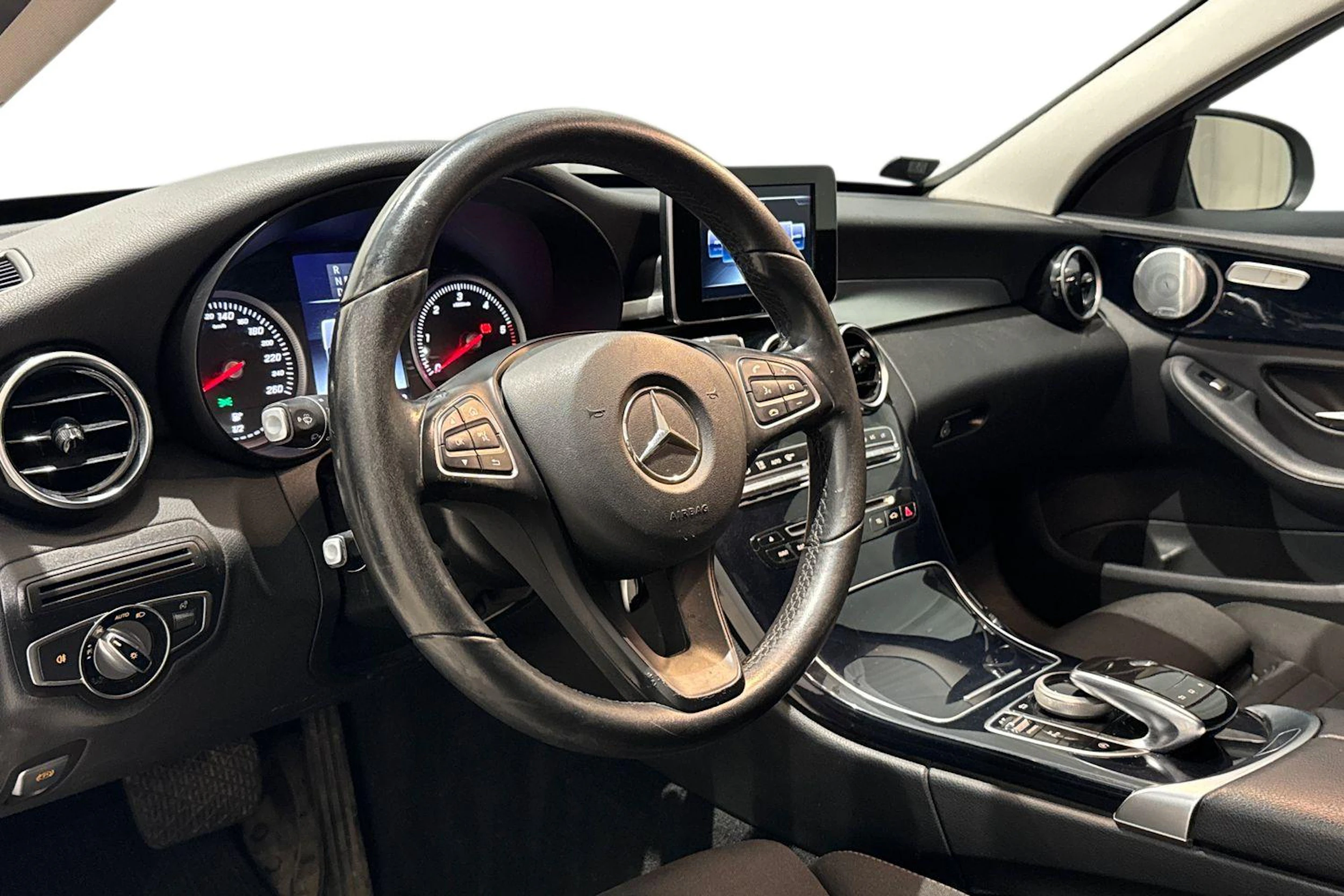valkoinen Mercedes-Benz C 2016 kuva 6.