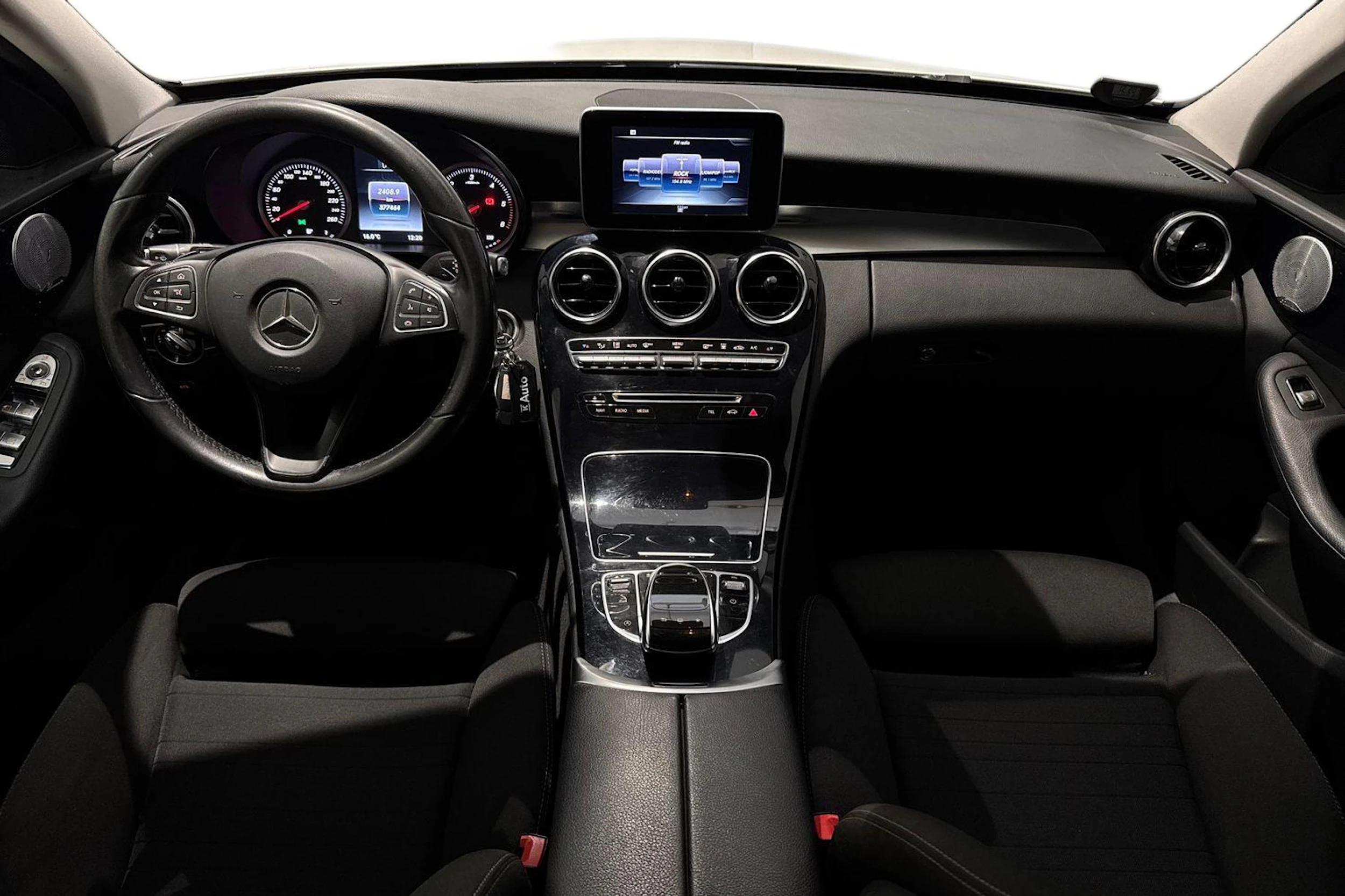 valkoinen Mercedes-Benz C 2016 kuva 7.