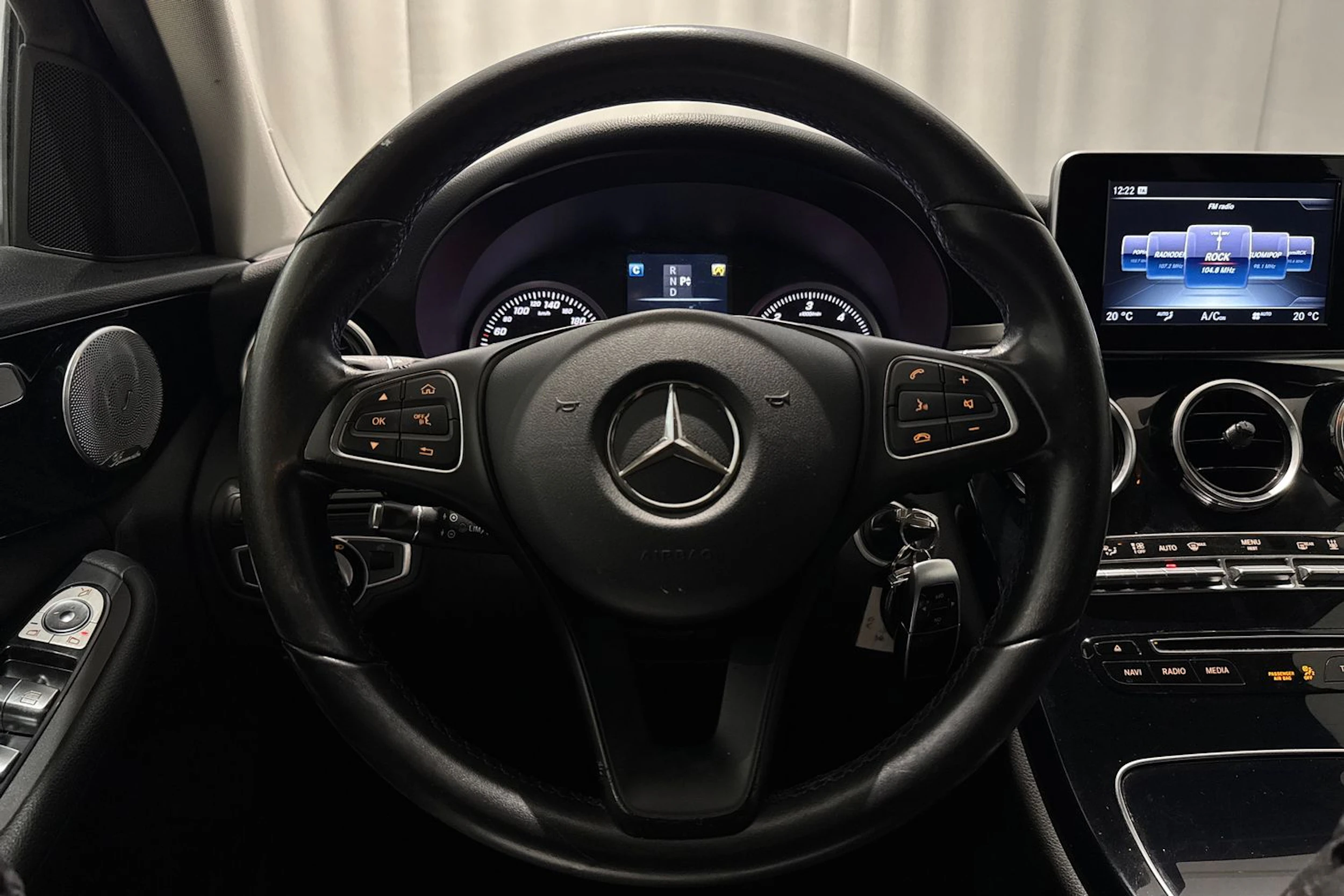 valkoinen Mercedes-Benz C 2016 kuva 15.