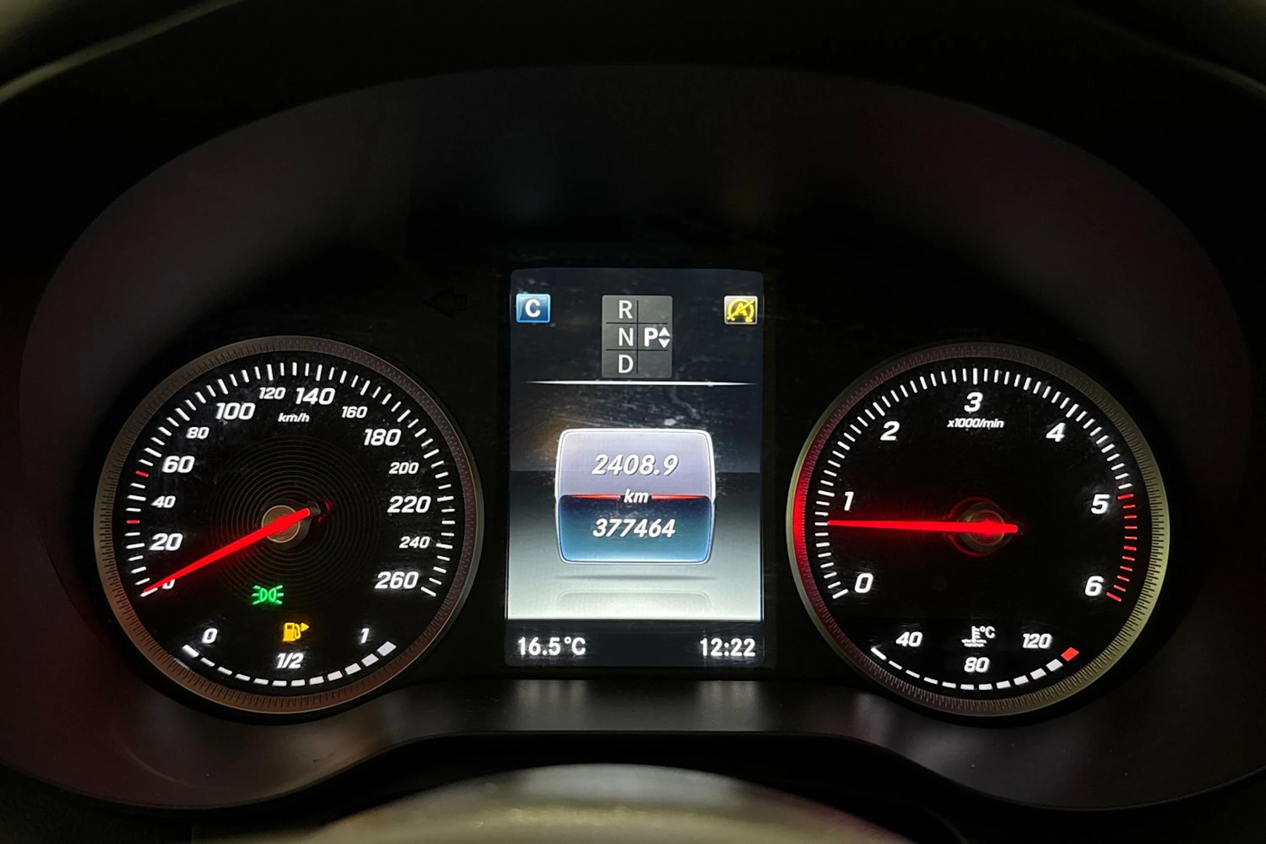 valkoinen Mercedes-Benz C 2016 kuva 17.