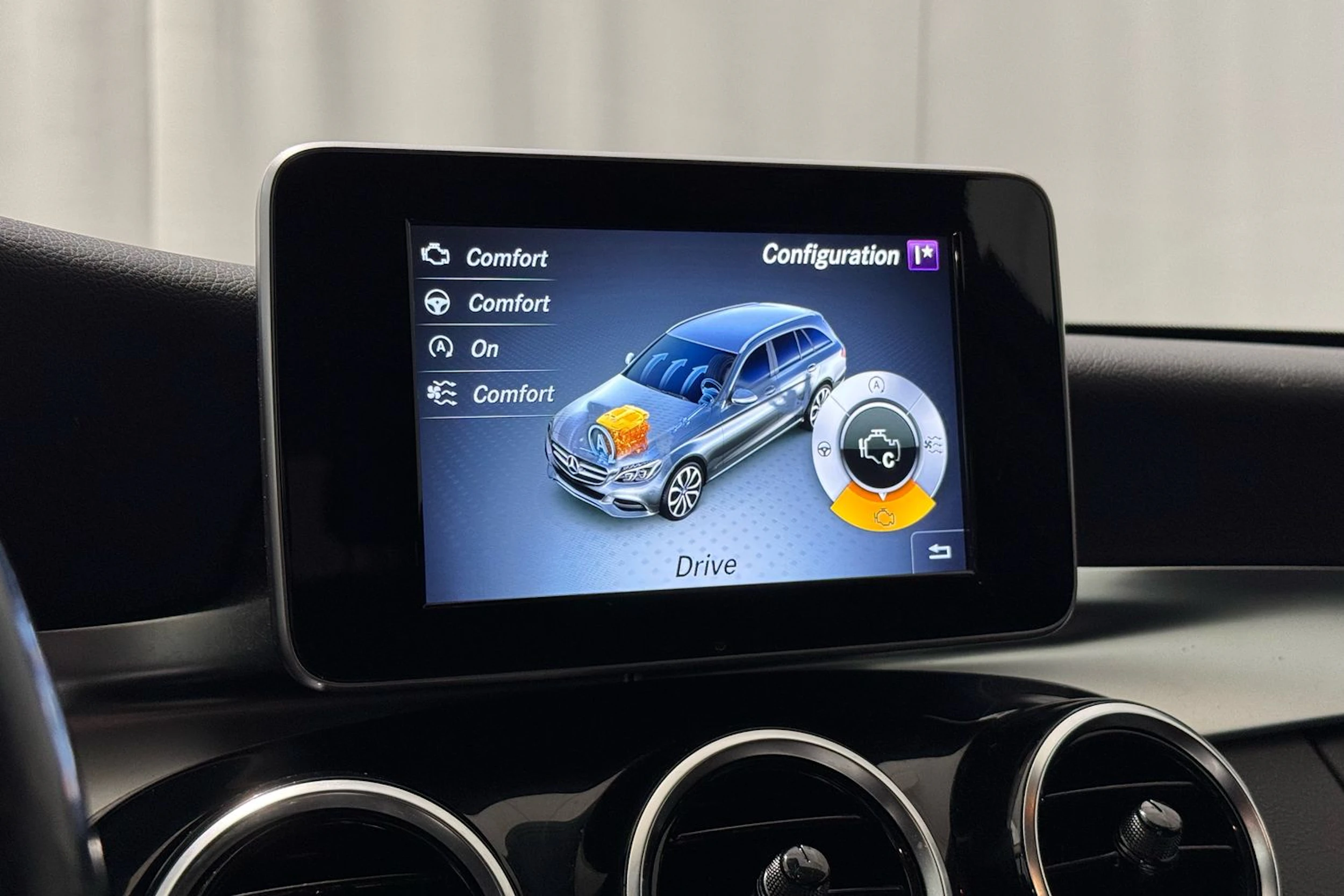 valkoinen Mercedes-Benz C 2016 kuva 21.