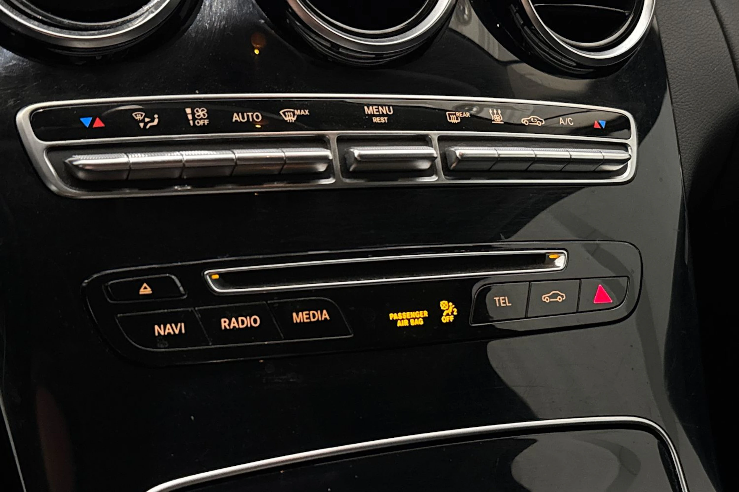 valkoinen Mercedes-Benz C 2016 kuva 23.