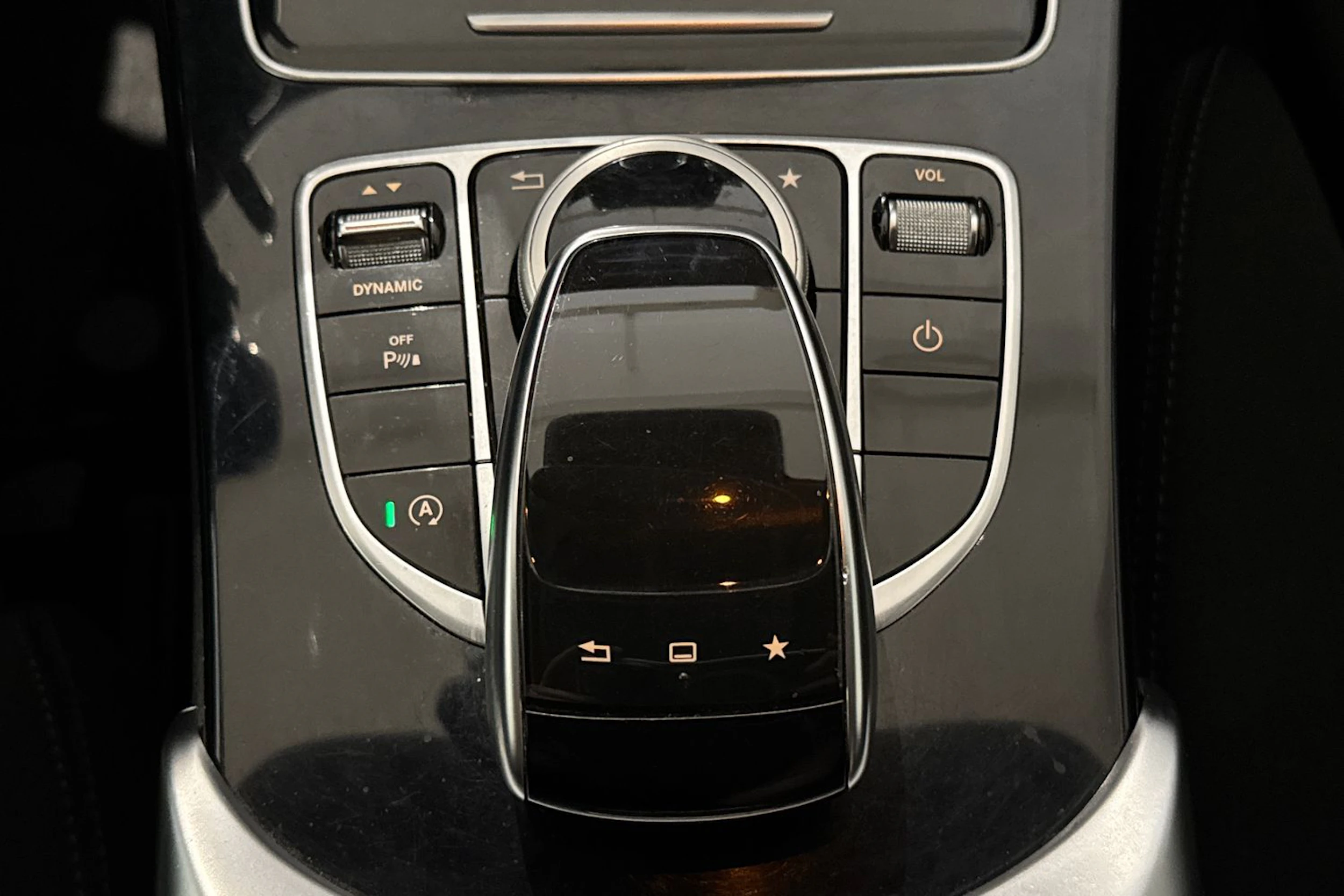 valkoinen Mercedes-Benz C 2016 kuva 24.