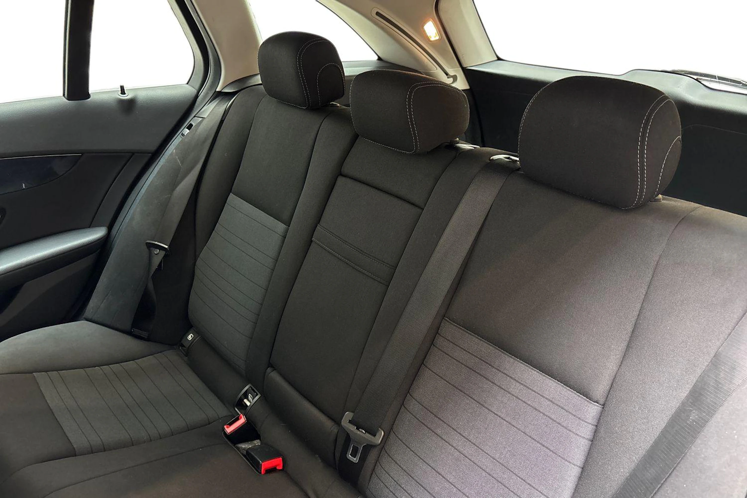 valkoinen Mercedes-Benz C 2016 kuva 8.