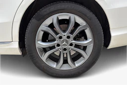 valkoinen Mercedes-Benz C 2016 kuva 9.
