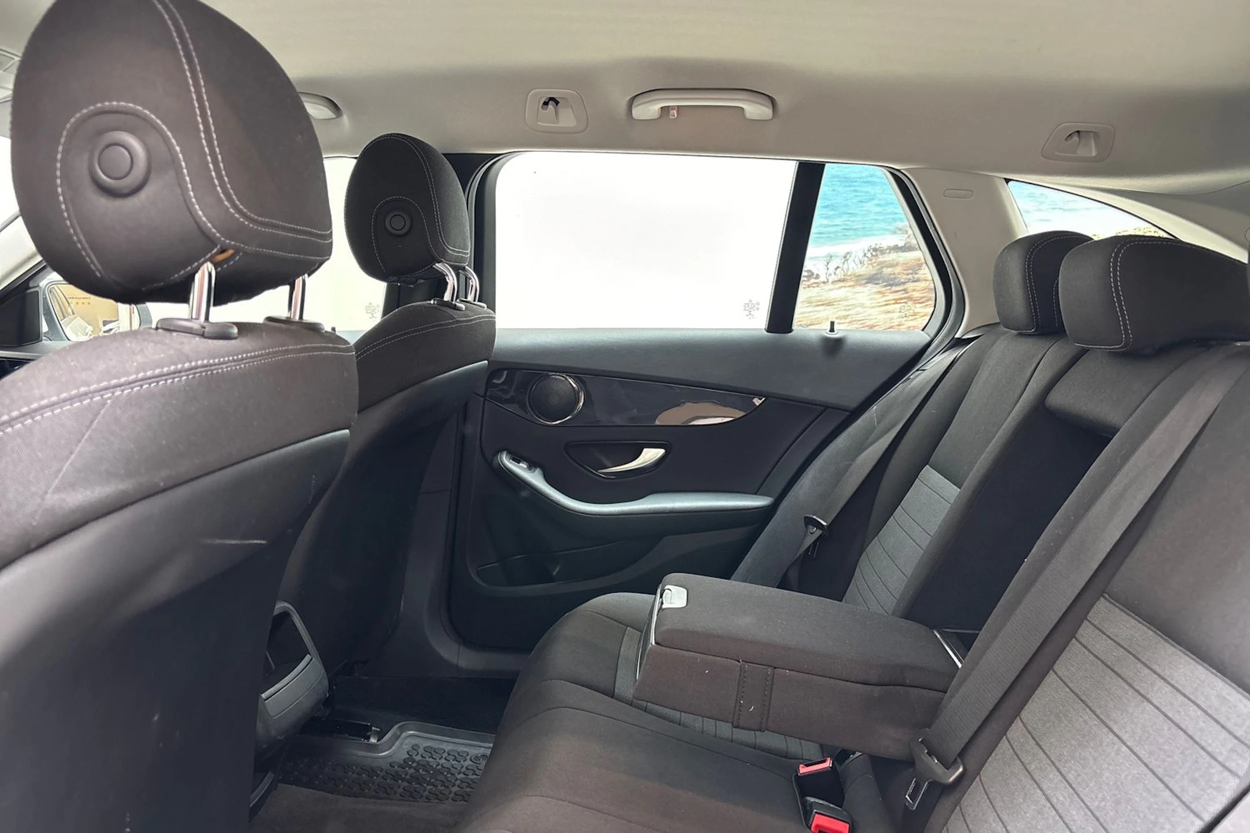 valkoinen Mercedes-Benz C 2016 kuva 14.