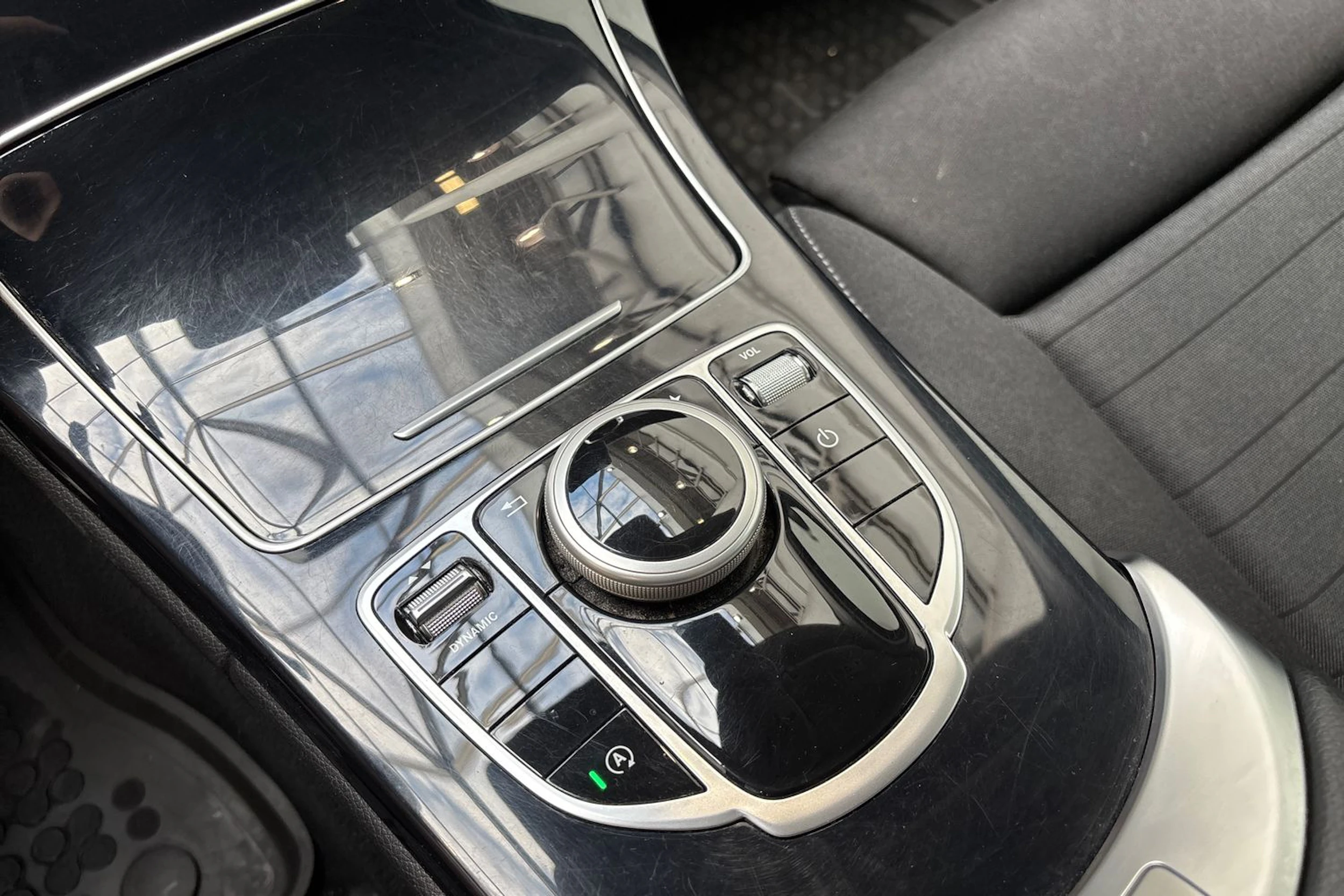 valkoinen Mercedes-Benz C 2016 kuva 20.