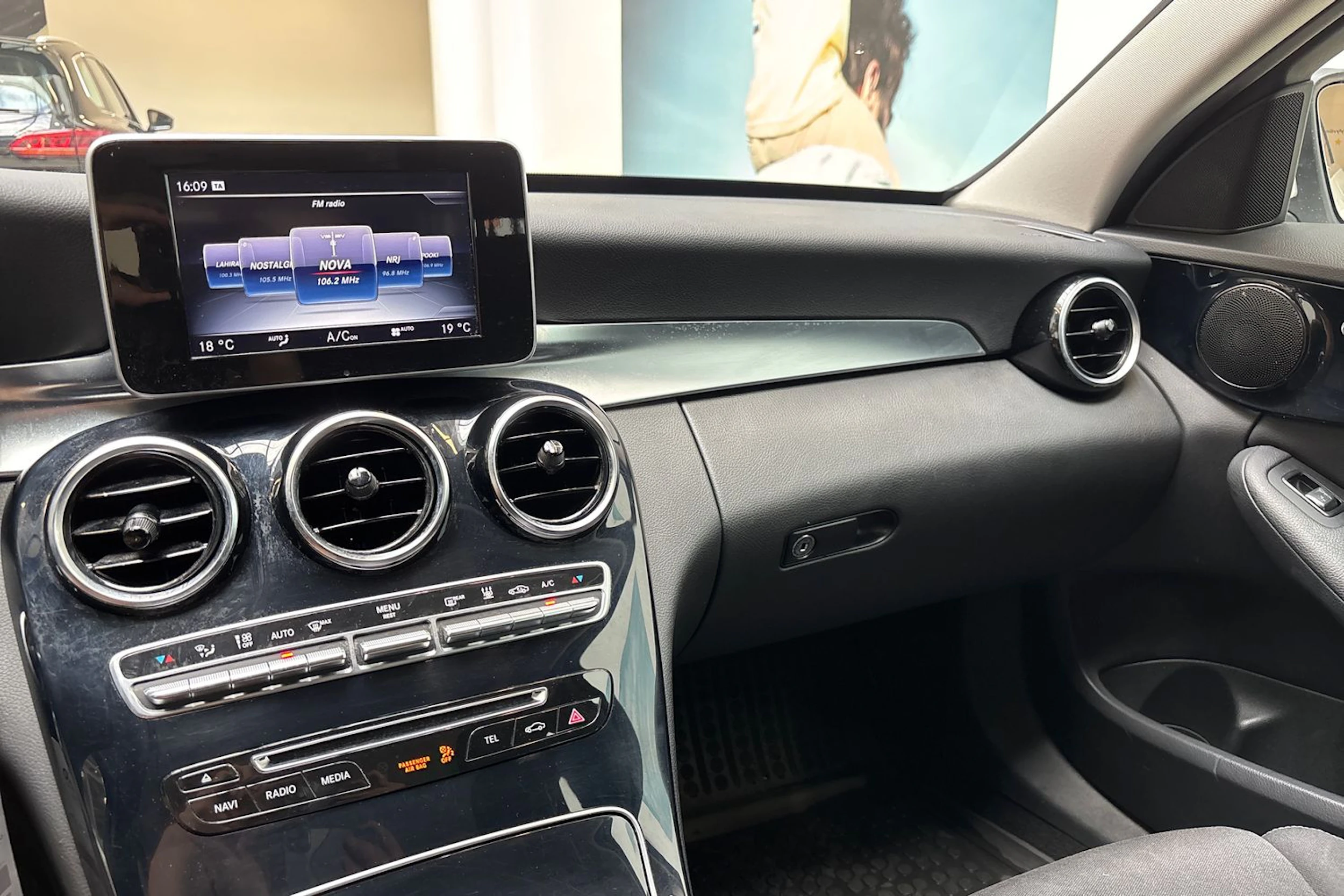valkoinen Mercedes-Benz C 2016 kuva 21.