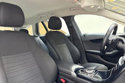 valkoinen Mercedes-Benz C 2016 kuva 25.