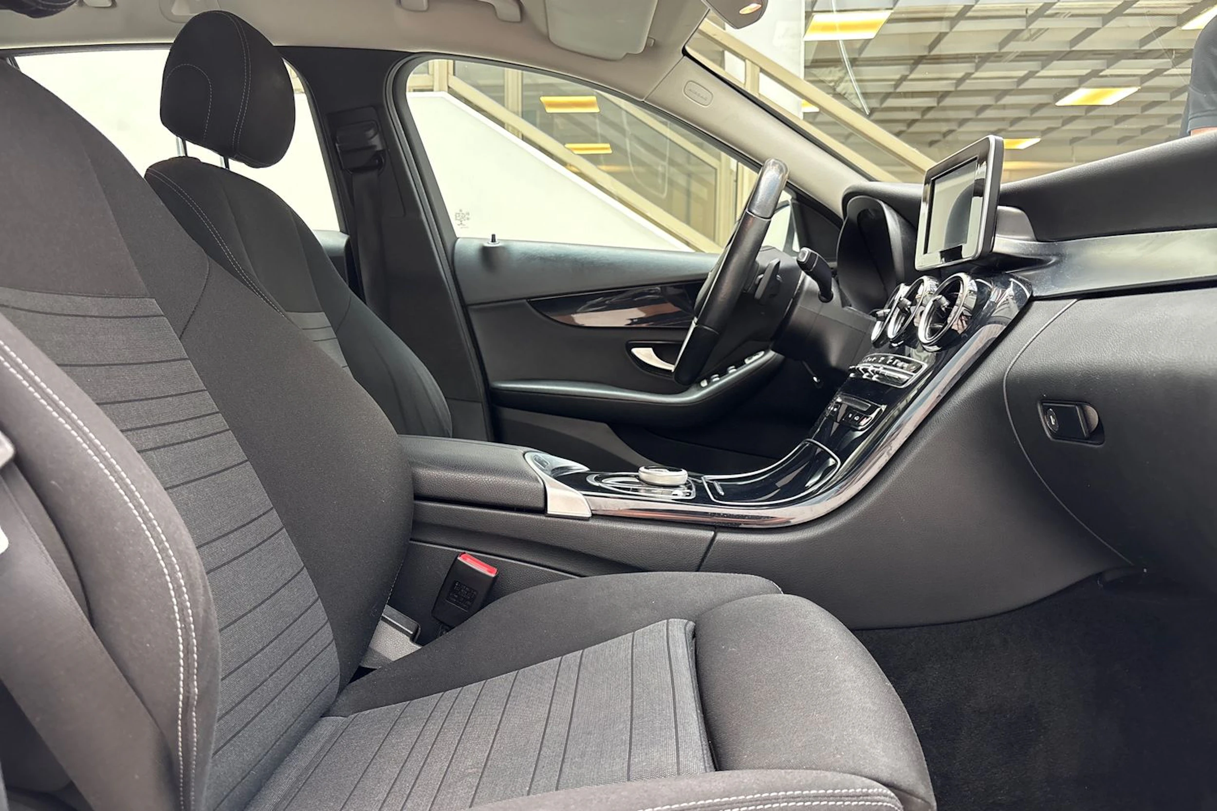 valkoinen Mercedes-Benz C 2016 kuva 26.