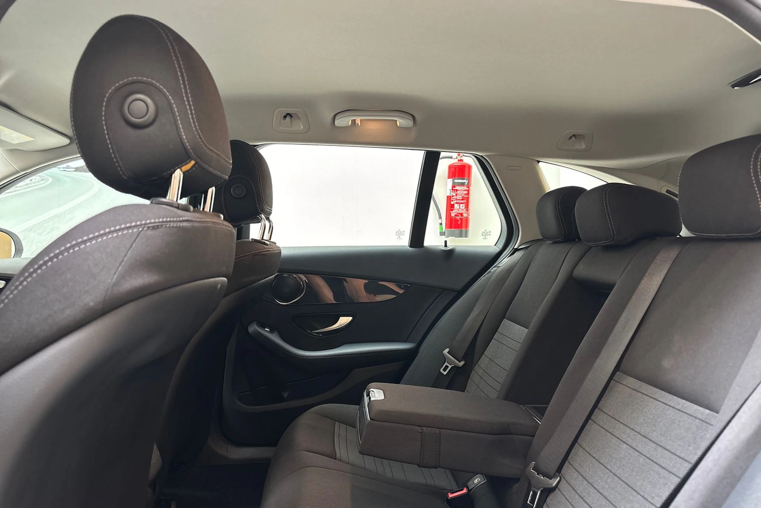 valkoinen Mercedes-Benz C 2016 kuva 14.