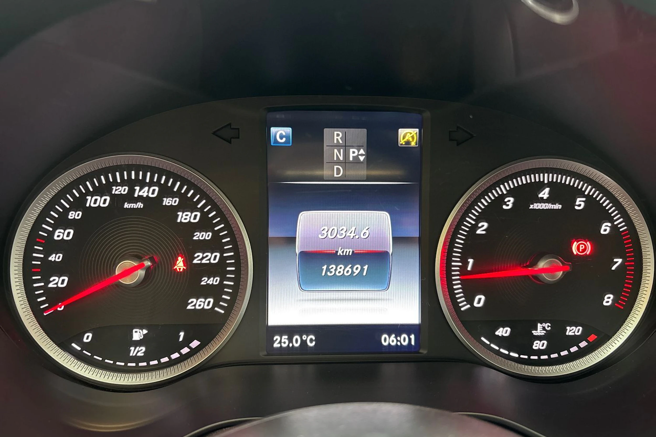valkoinen Mercedes-Benz C 2016 kuva 19.