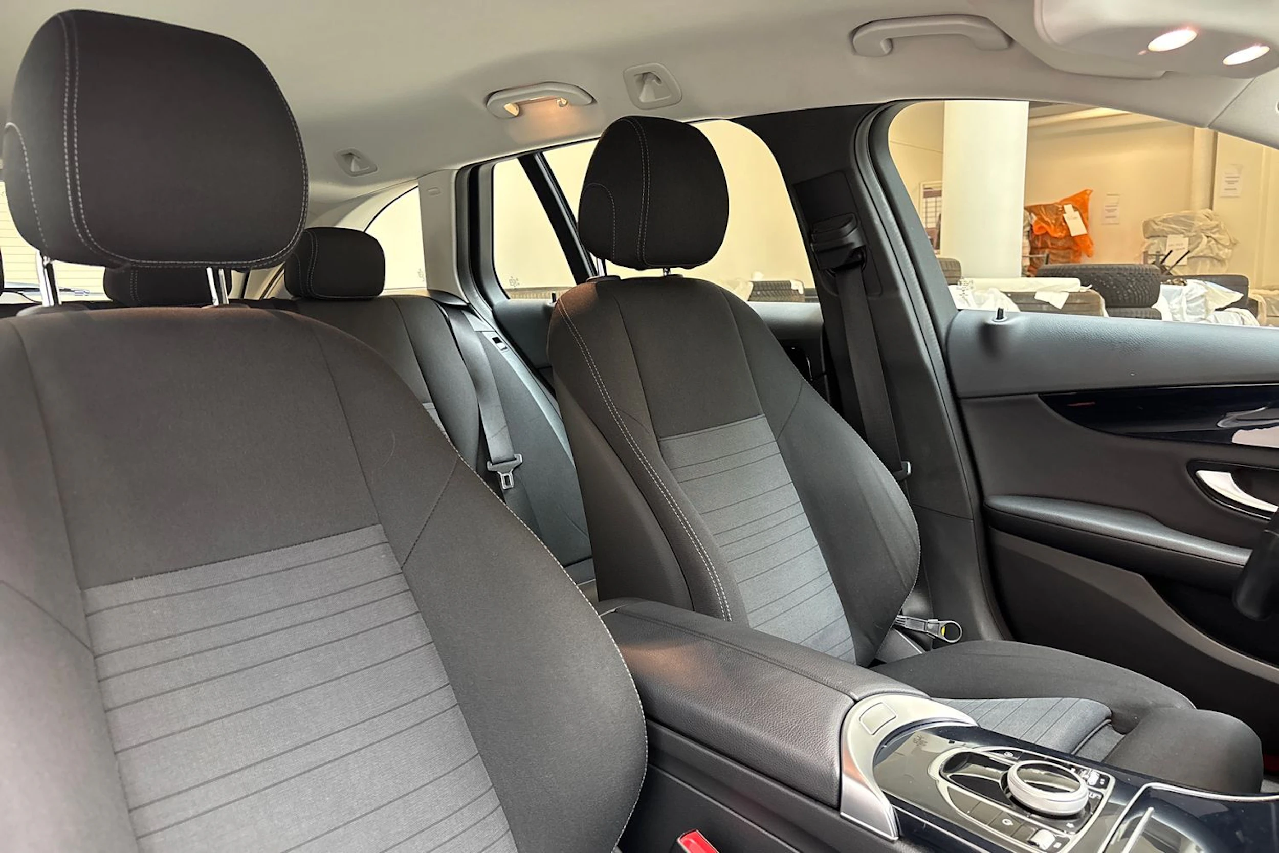 valkoinen Mercedes-Benz C 2016 kuva 26.