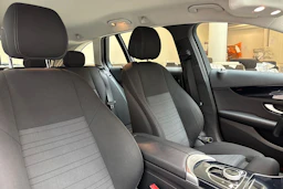 valkoinen Mercedes-Benz C 2016 kuva 26.
