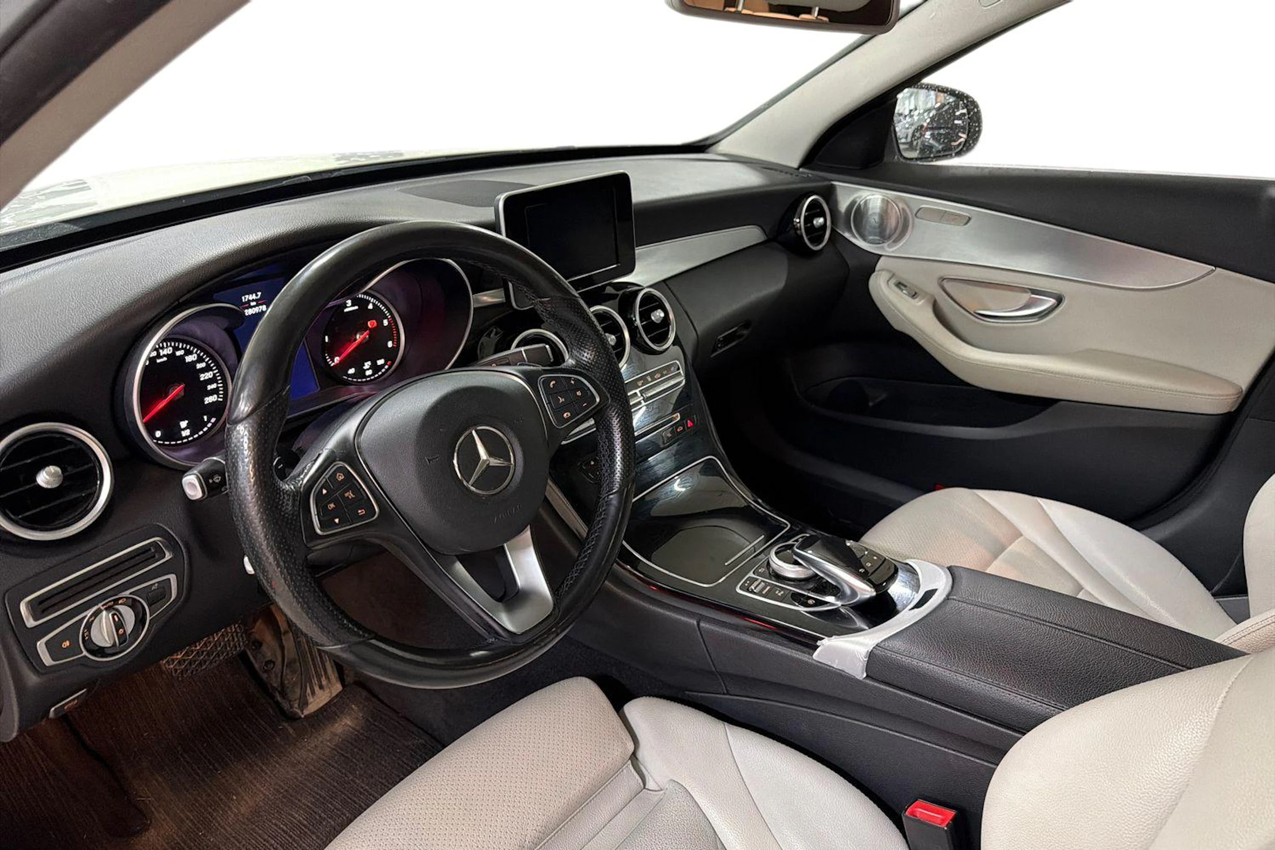 valkoinen Mercedes-Benz C 2016 kuva 3.