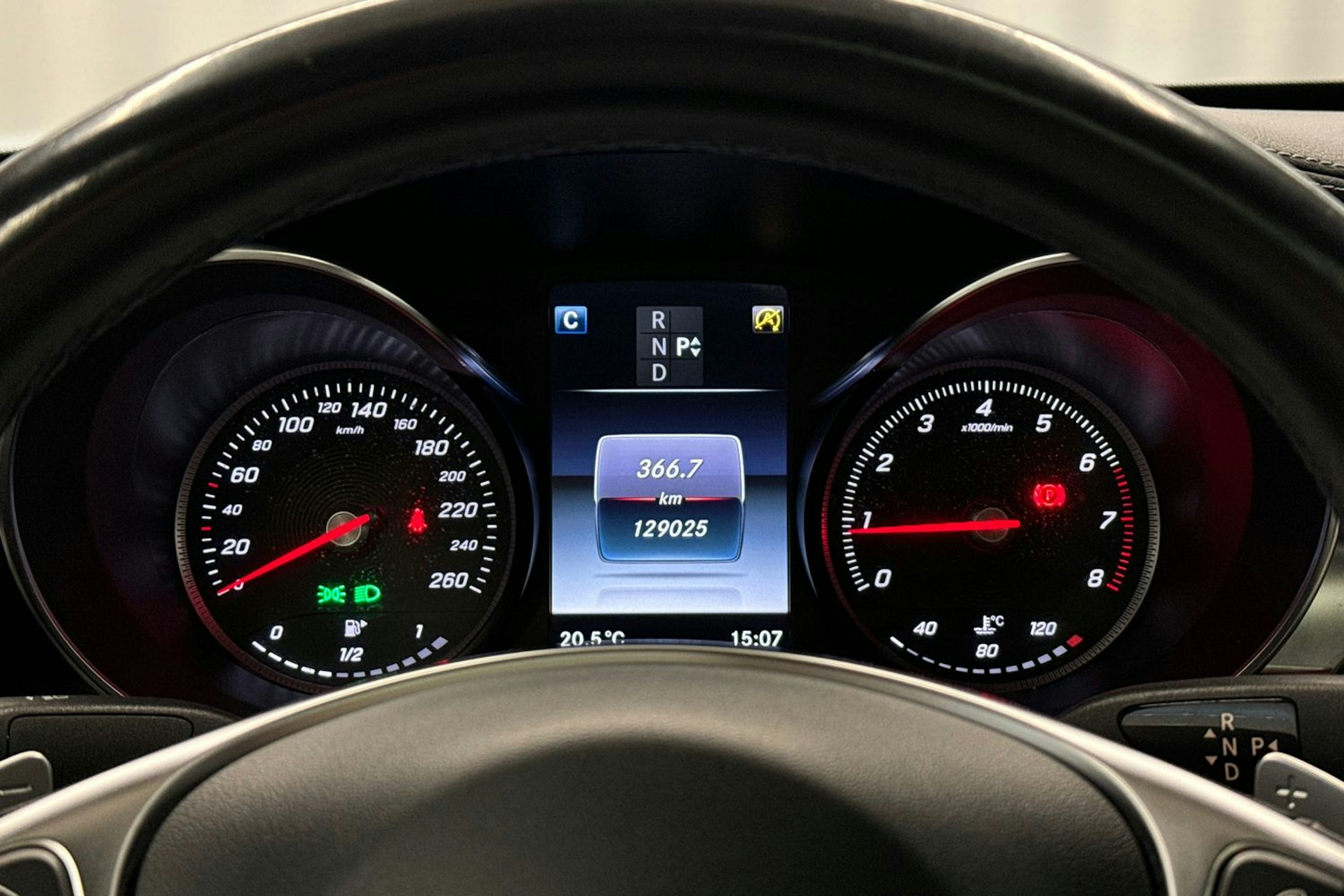 harmaa Mercedes-Benz C 2016 kuva 15.