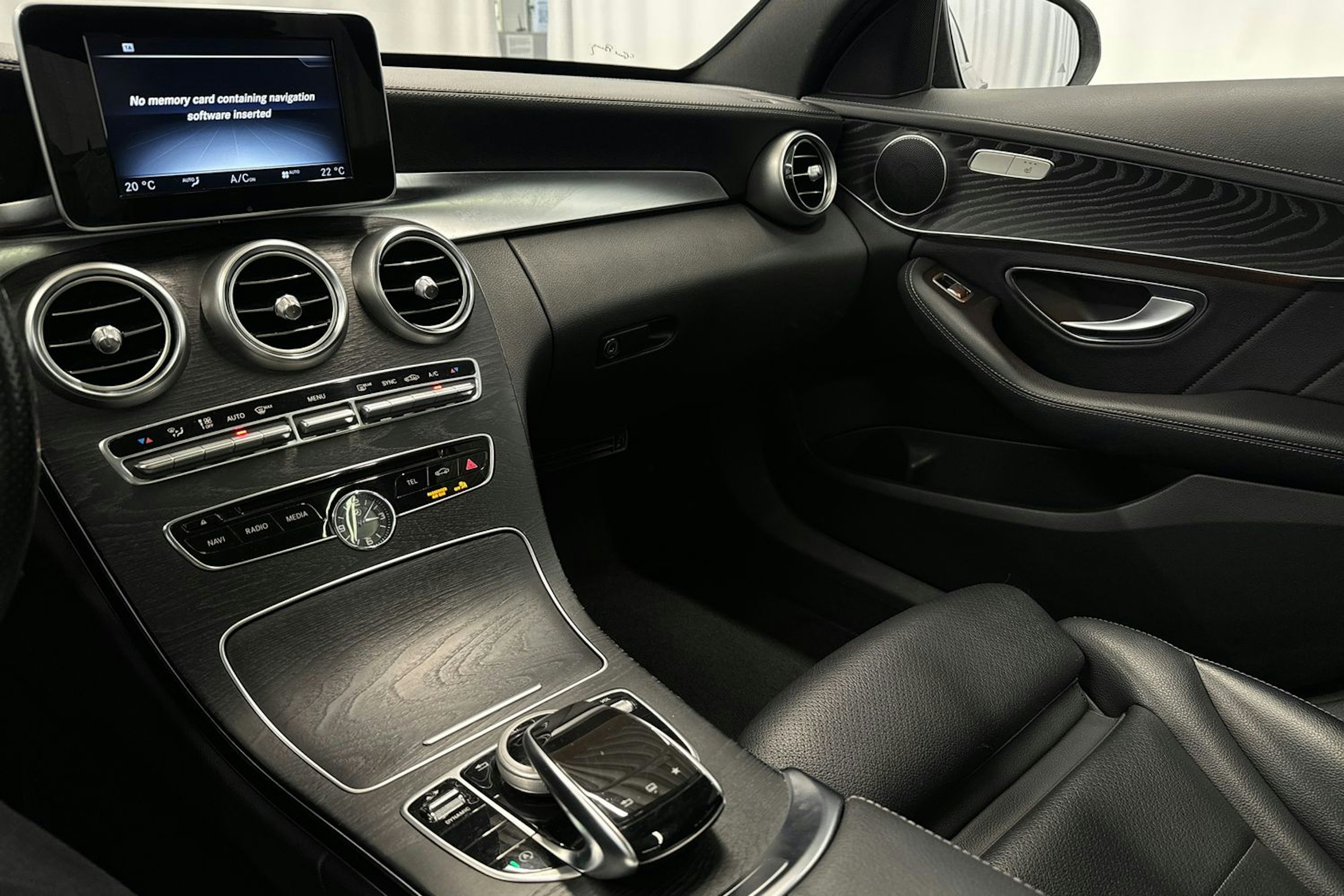 harmaa Mercedes-Benz C 2016 kuva 16.