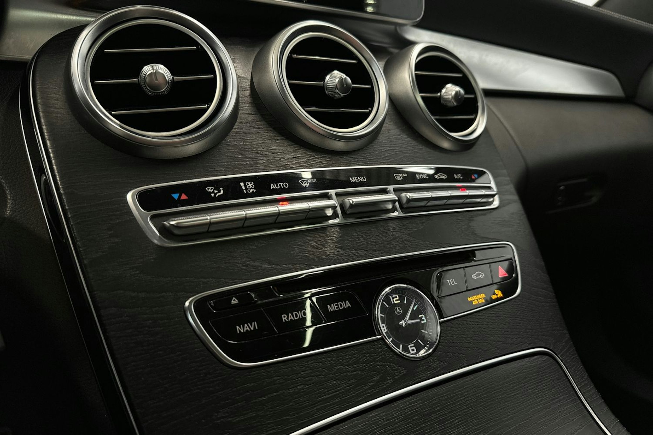 harmaa Mercedes-Benz C 2016 kuva 19.