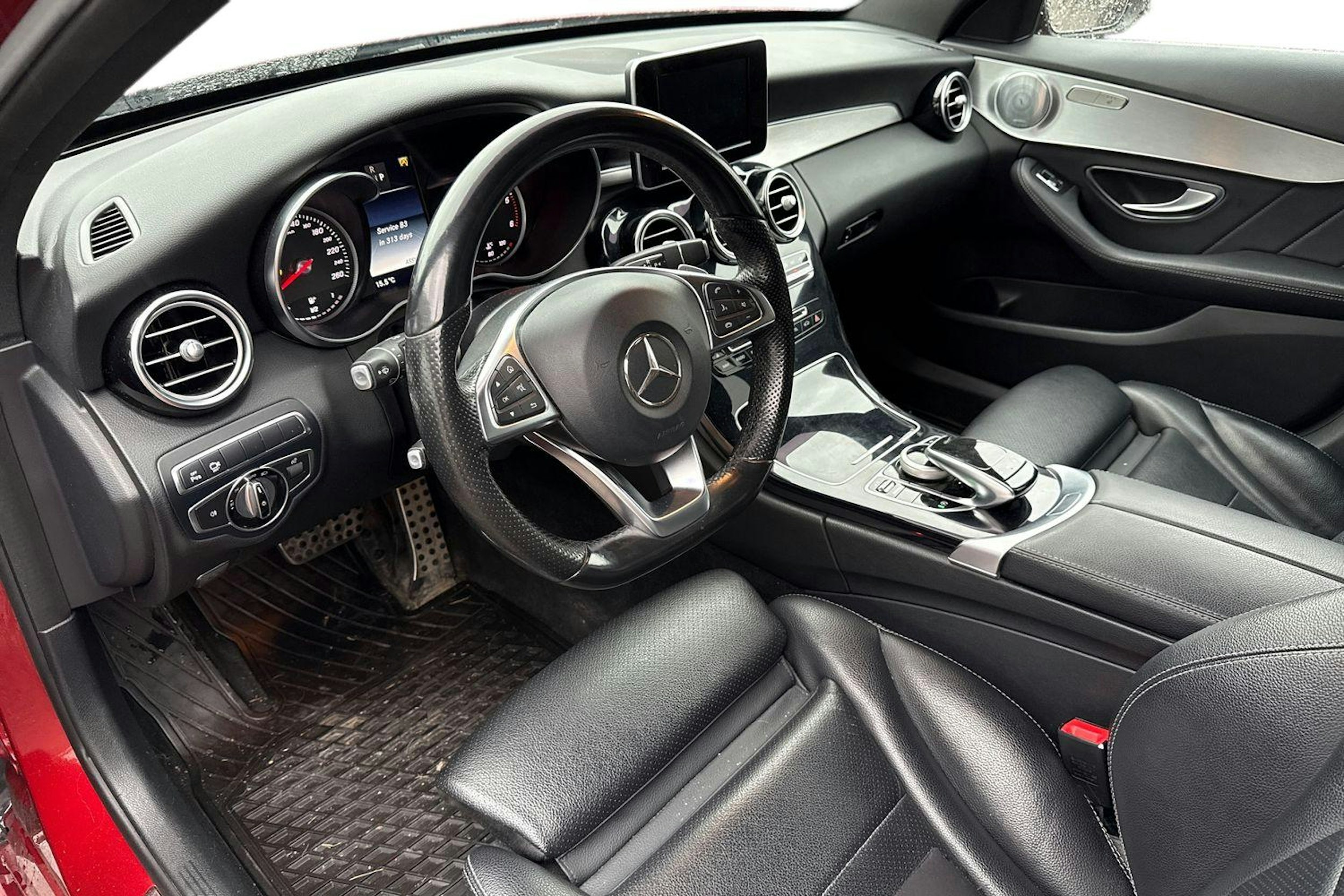punainen Mercedes-Benz C 2016 kuva 3.