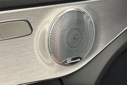 punainen Mercedes-Benz C 2016 kuva 15.