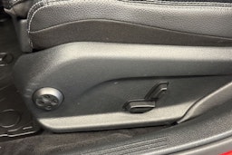 punainen Mercedes-Benz C 2016 kuva 16.