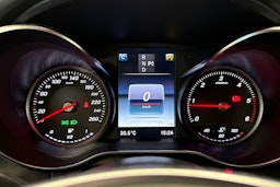 punainen Mercedes-Benz C 2016 kuva 18.