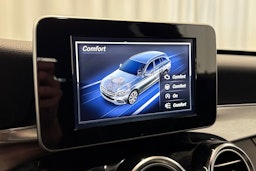 punainen Mercedes-Benz C 2016 kuva 22.