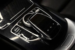 punainen Mercedes-Benz C 2016 kuva 28.