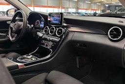 musta Mercedes-Benz C 2016 kuva 11.