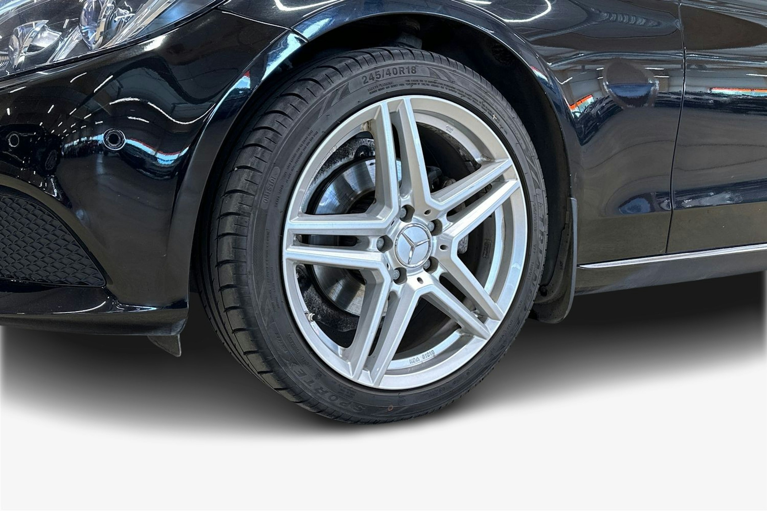 musta Mercedes-Benz C 2016 kuva 12.