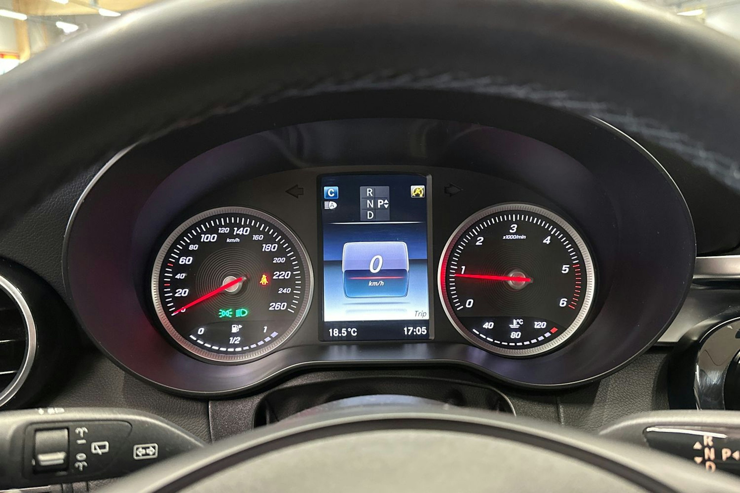 musta Mercedes-Benz C 2016 kuva 16.
