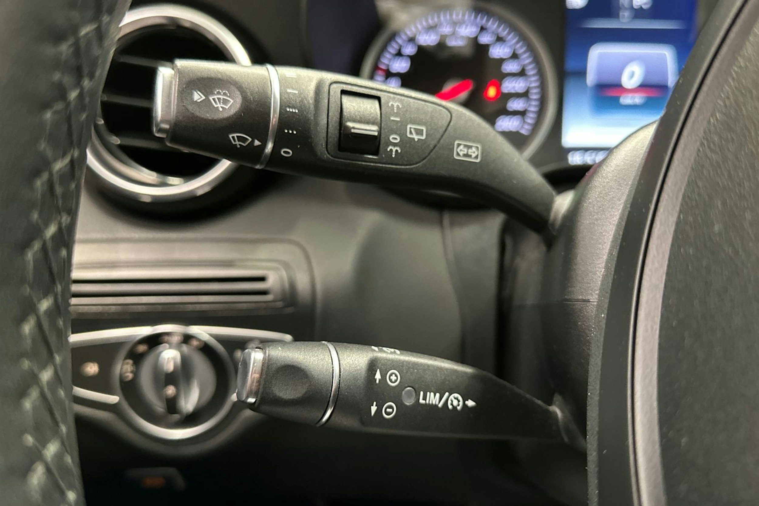 musta Mercedes-Benz C 2016 kuva 17.