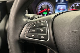 musta Mercedes-Benz C 2016 kuva 18.