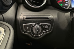 musta Mercedes-Benz C 2016 kuva 20.