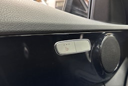 musta Mercedes-Benz C 2016 kuva 21.