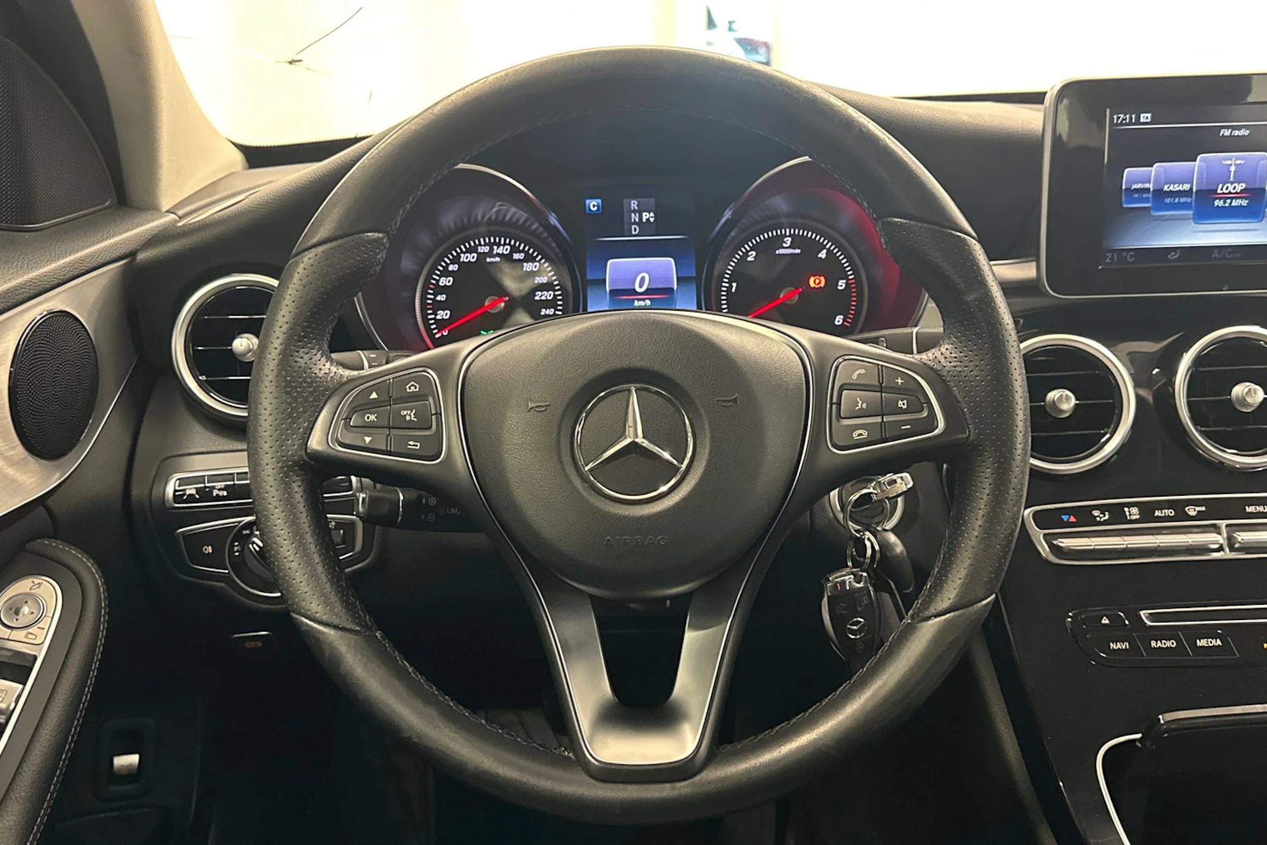 valkoinen Mercedes-Benz C 2016 kuva 11.