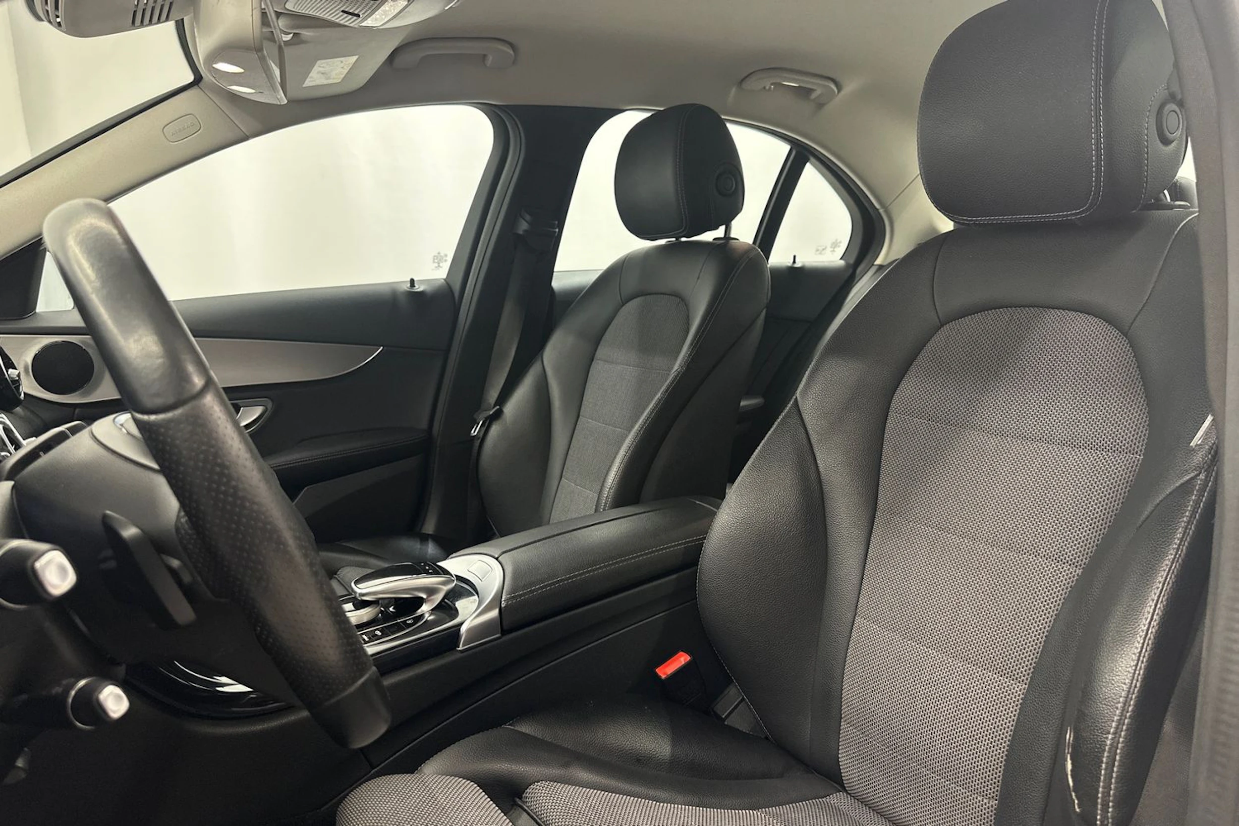 valkoinen Mercedes-Benz C 2016 kuva 21.