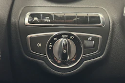 valkoinen Mercedes-Benz C 2016 kuva 27.