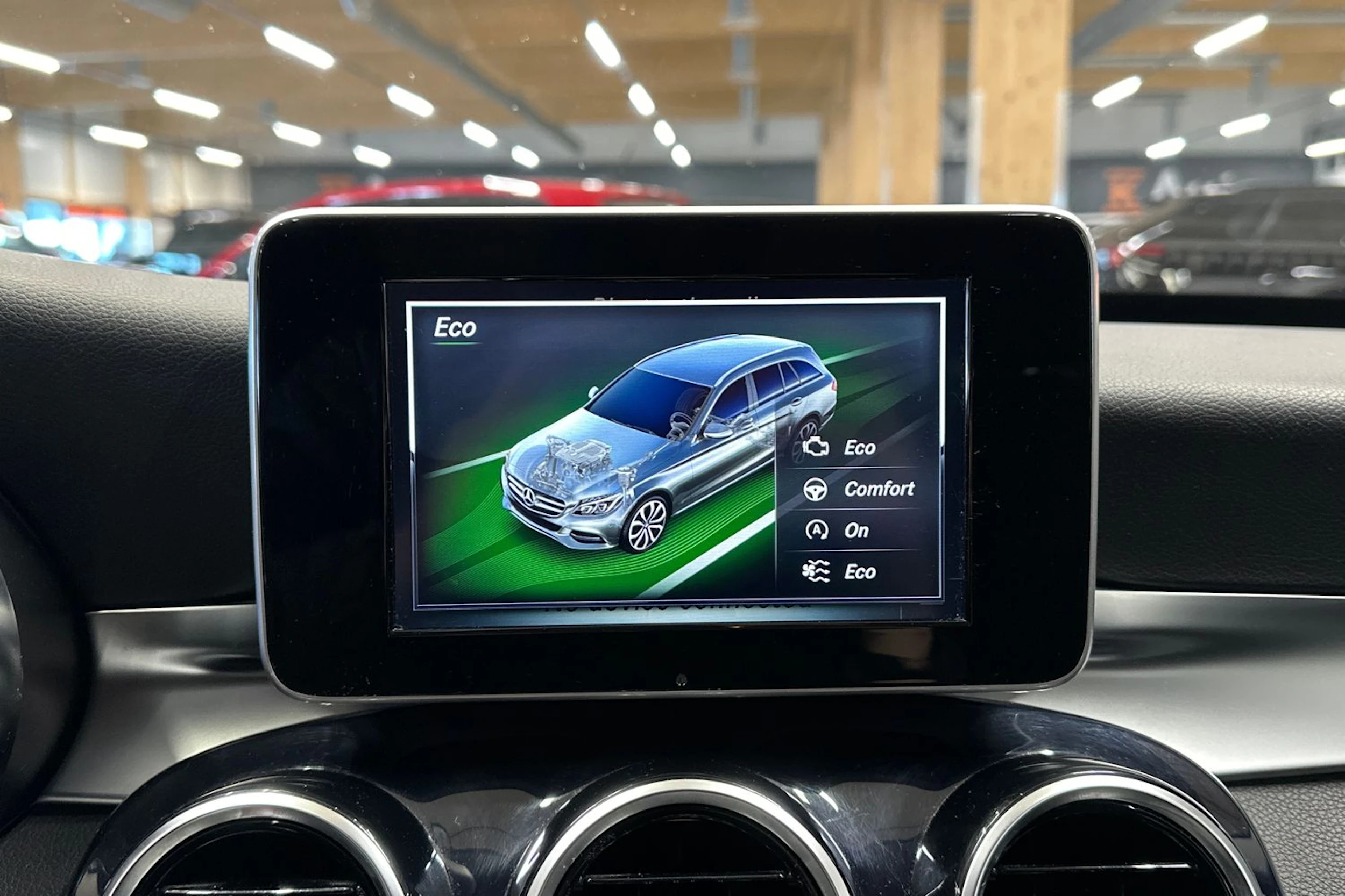 hopea Mercedes-Benz C 2016 kuva 13.