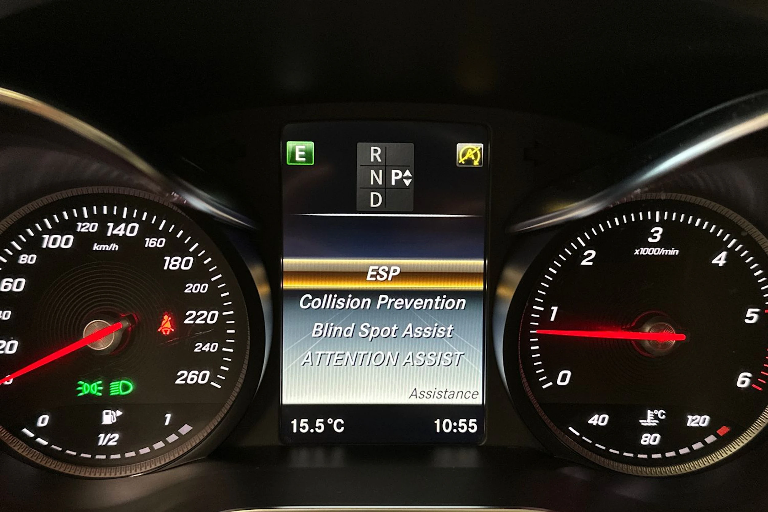 hopea Mercedes-Benz C 2016 kuva 17.