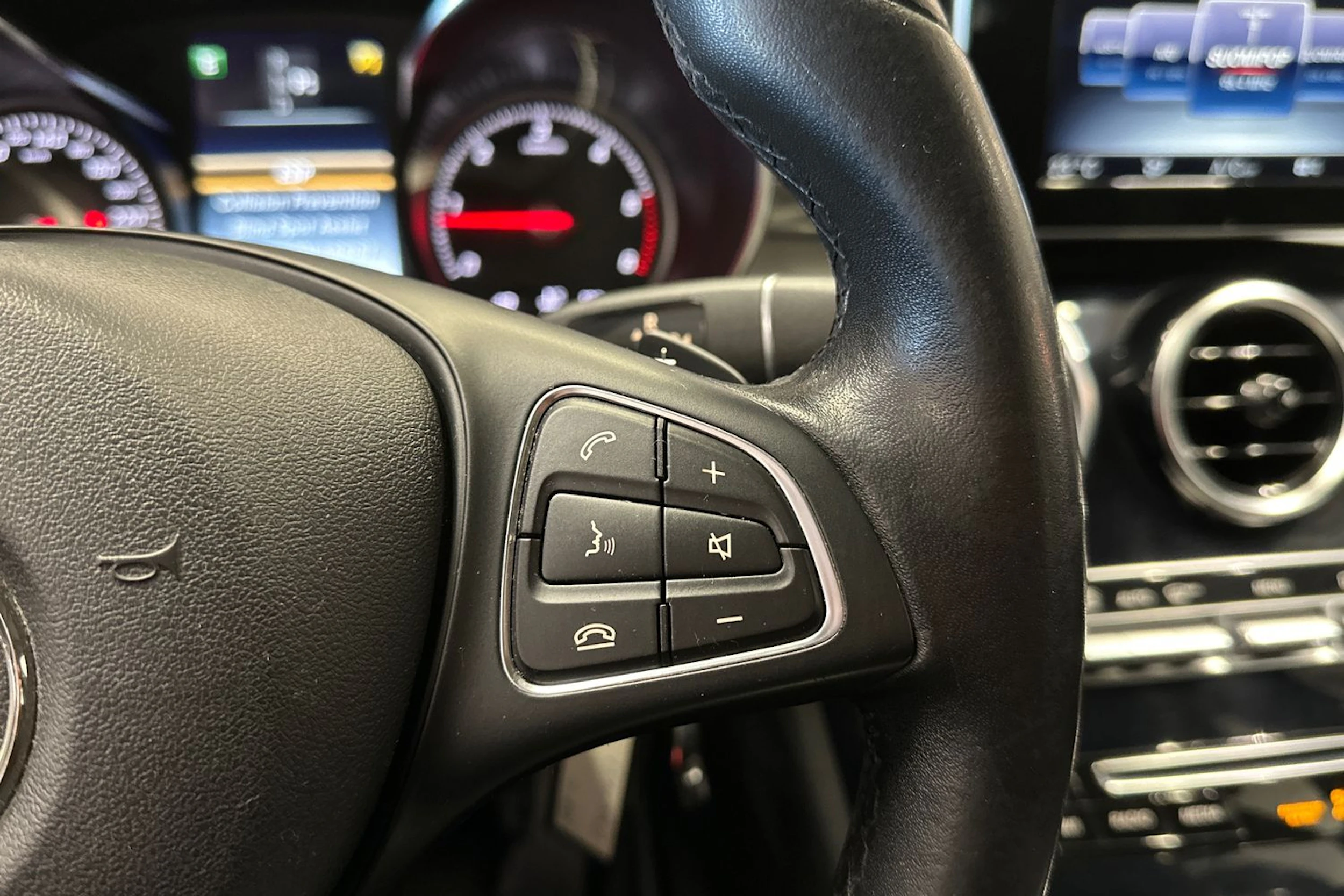 hopea Mercedes-Benz C 2016 kuva 21.