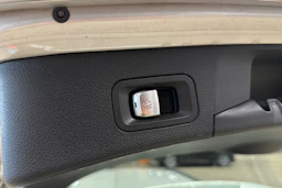 hopea Mercedes-Benz C 2016 kuva 25.