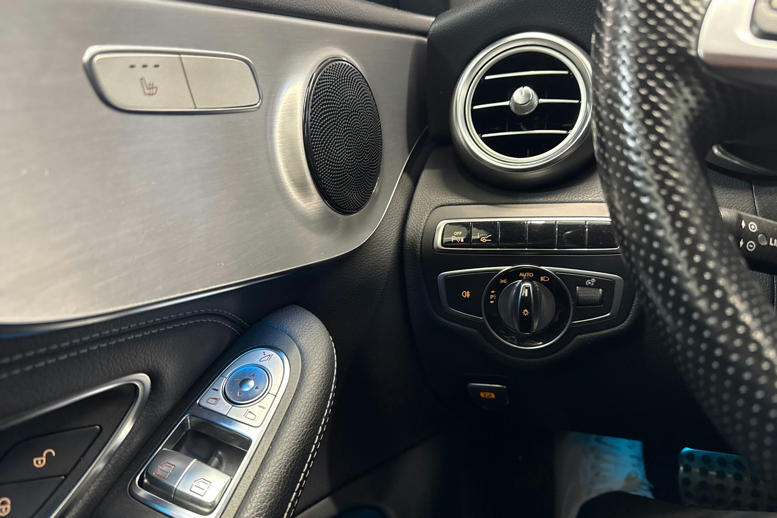 harmaa Mercedes-Benz C 2016 kuva 18.