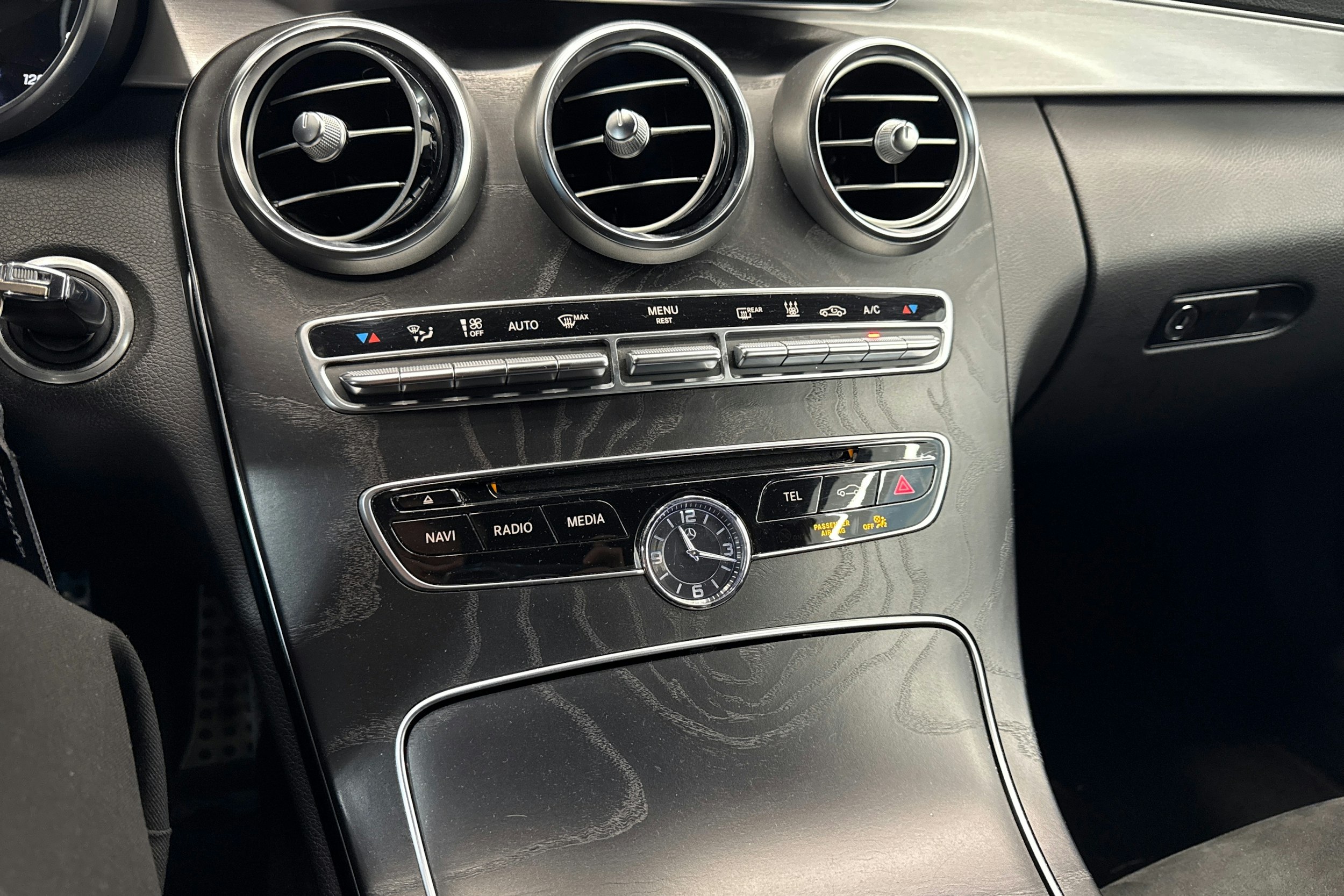 harmaa Mercedes-Benz C 2016 kuva 20.