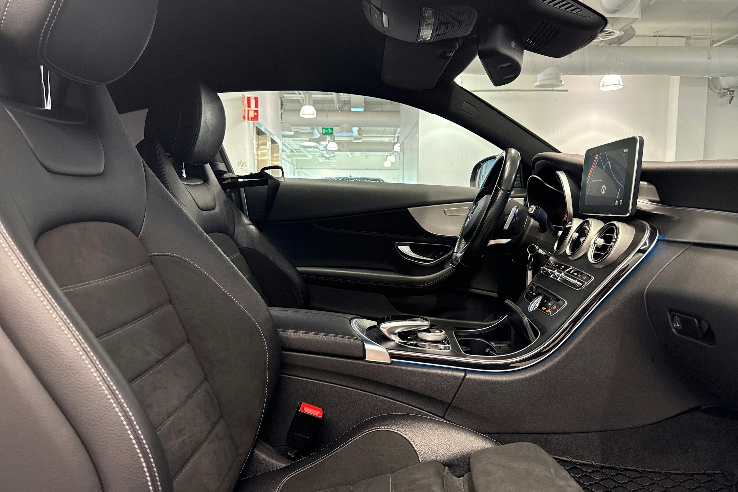 harmaa Mercedes-Benz C 2016 kuva 26.