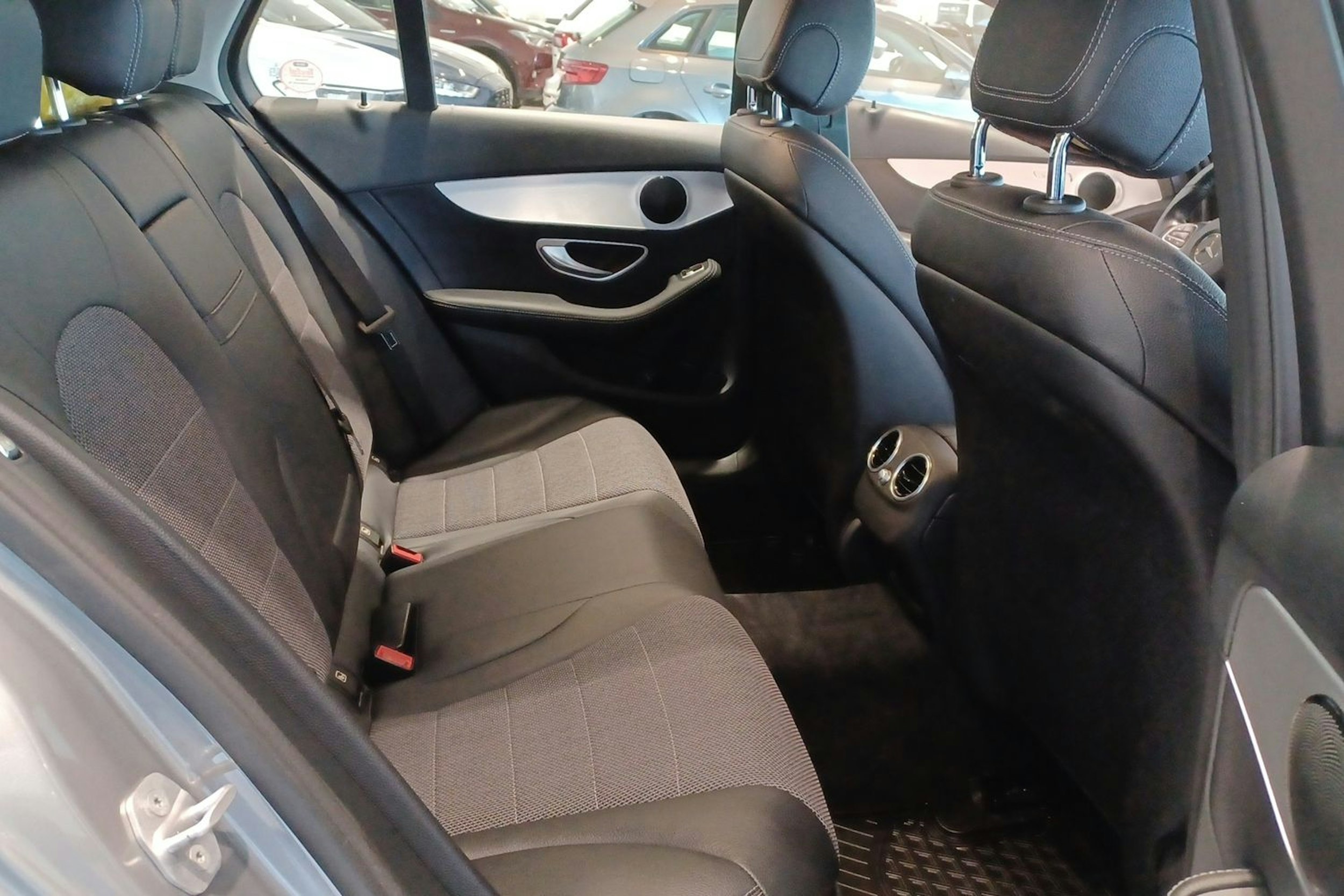 Mercedes-Benz C 2016 kuva 32.