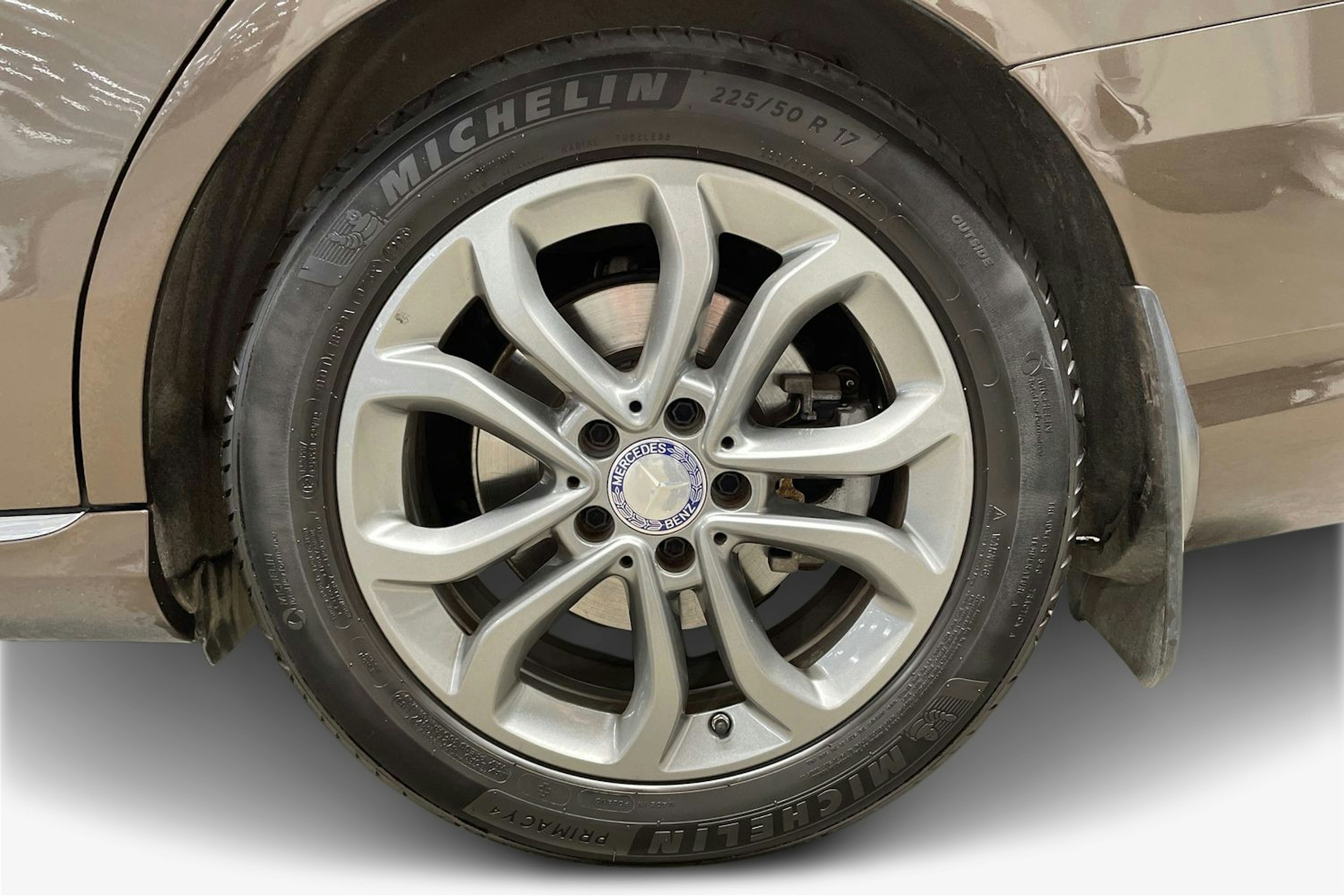 Ruskea (beige) Mercedes-Benz C 2016 kuva 11.