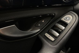Ruskea (beige) Mercedes-Benz C 2016 kuva 26.