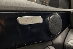 Ruskea (beige) Mercedes-Benz C 2016 kuva 27.