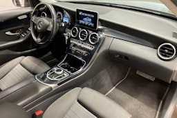 Ruskea (beige) Mercedes-Benz C 2016 kuva 30.